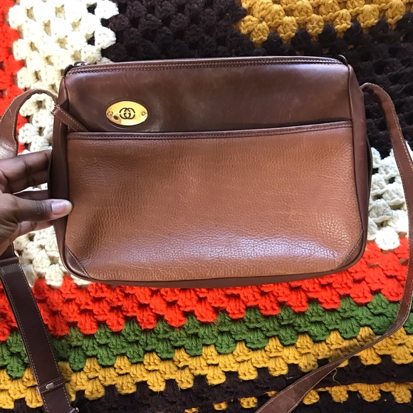 SOLD Vintage Leather Gucci Crossbody Bag Logo - Picture 2 of 8